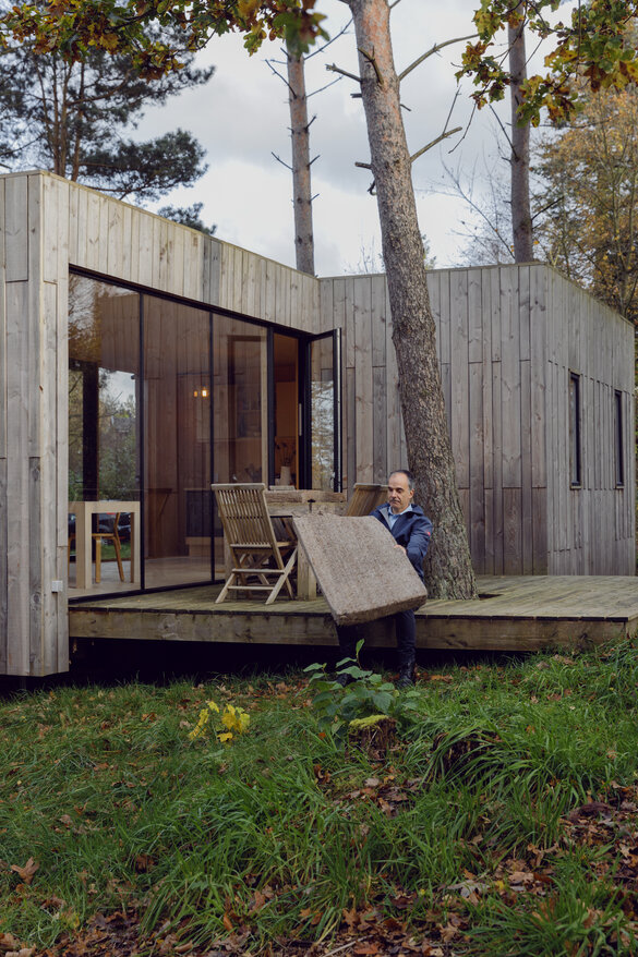 Sommerhus beklædt med douglasbrædder på facaden