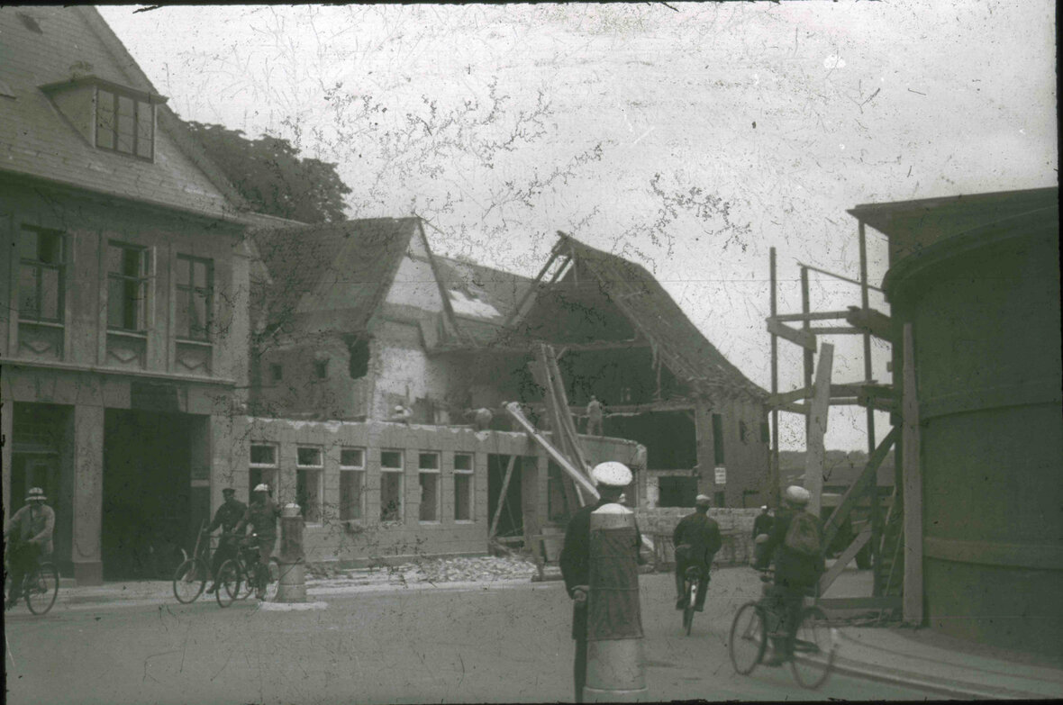 Genopbygning af ødelagte bygninger i Aalborg efter britisk bombardement den 8. juli 1940