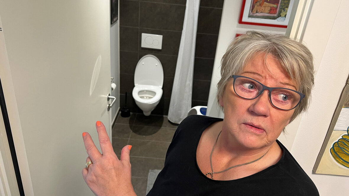 Kvinde er flov over at gå på toilettet andre steder end sit hjem på grund af lugten