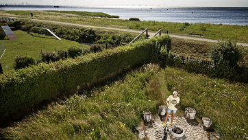 vild have med terrasse have uden plæne