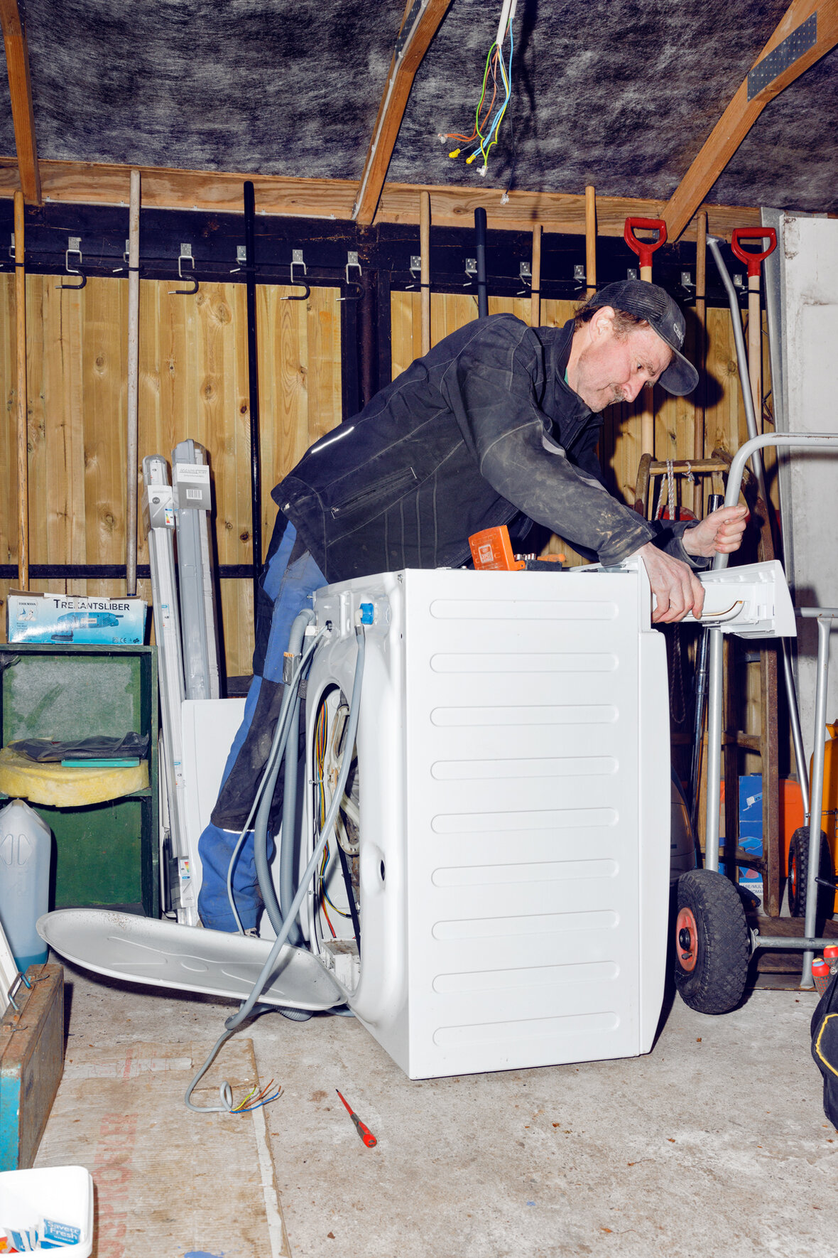 Thorsten reparerer hvidevarer