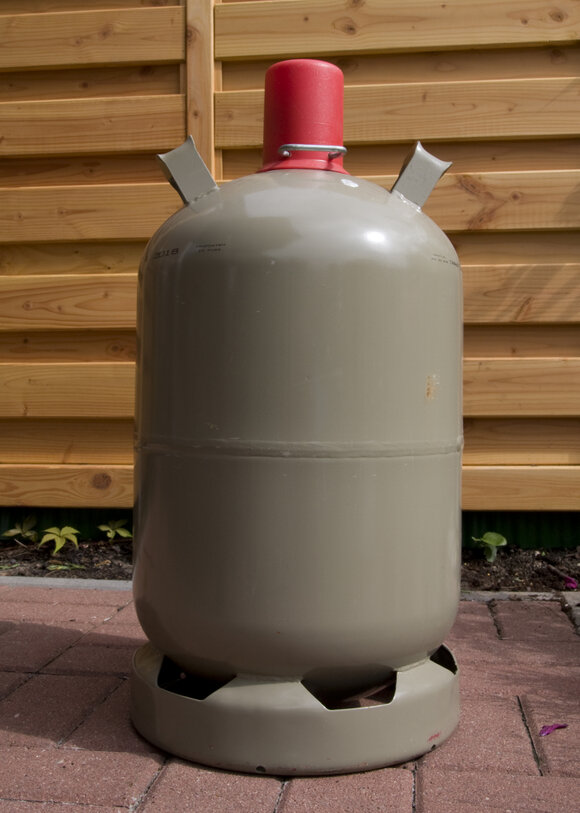 gasflaske på terrasse gasflaske på terrasse