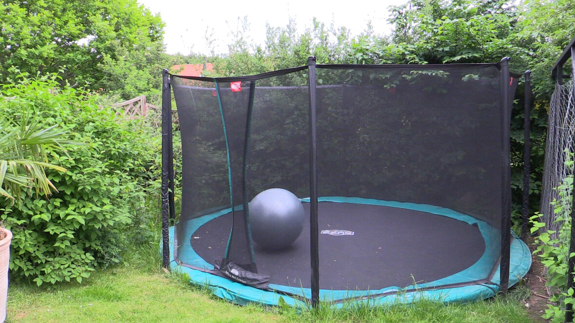 nedgravet trampolin