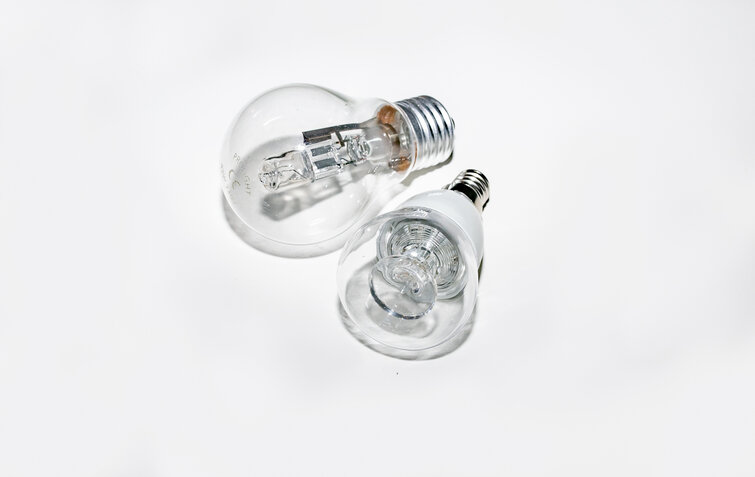 halogenglødepære og LED-pære