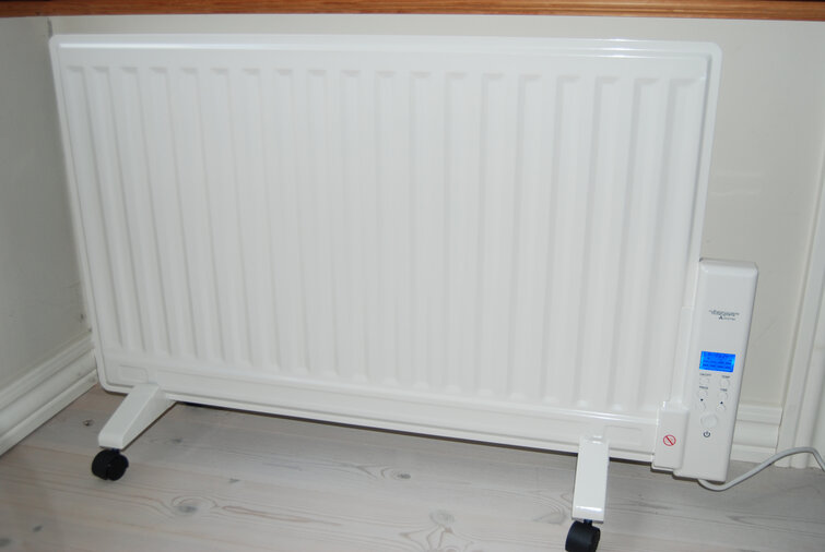 oliefyldt el radiator