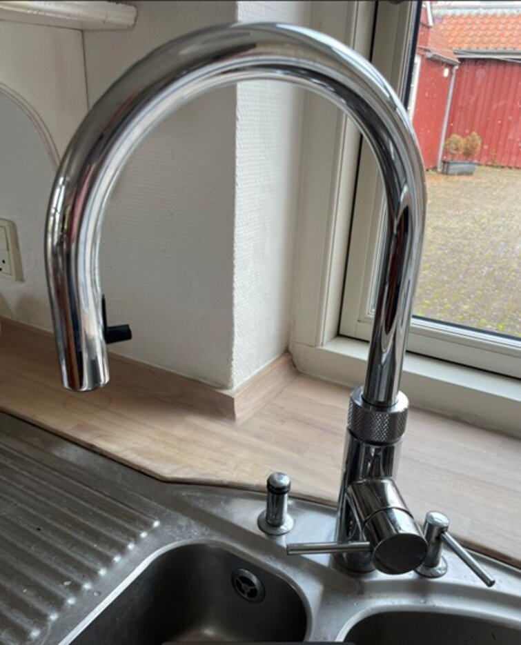 kogende vandhane med udtræk af mærket Quooker (Cooker)